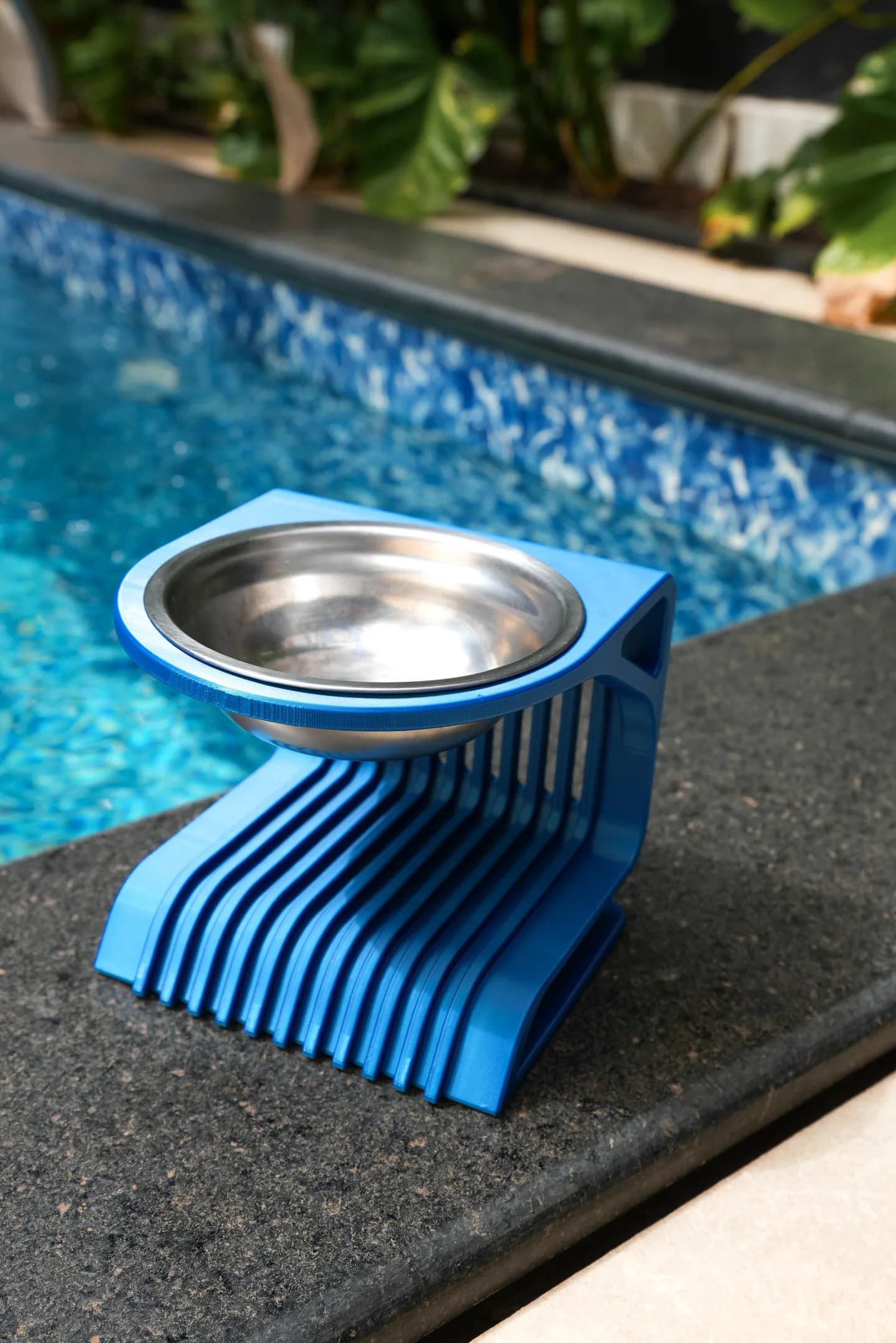 Comedouro elevado Azul Royal com tigela de aço inoxidável